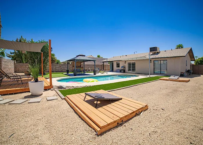 River Fun Awaits Pool, Putting Green, Arcade And More, Sleeps 8 Holiday home